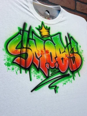 Camisetas Artísticas com Spray – Estilo Graffiti